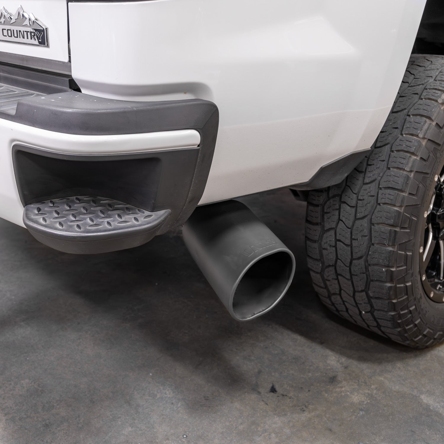 Black / Single Rear Wheel